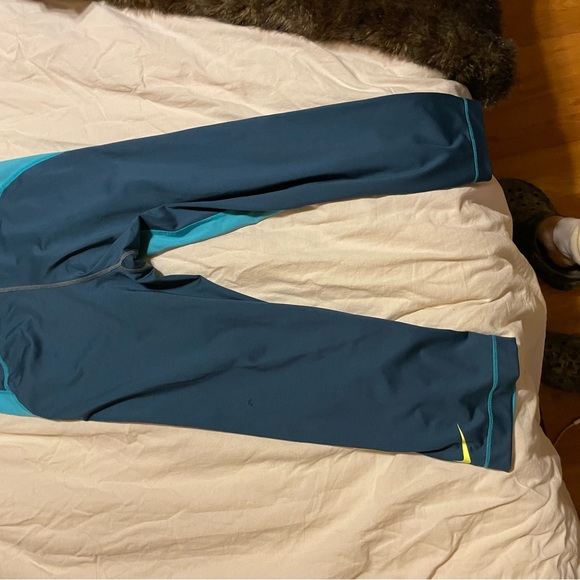 Nike pro capris - Picture 3 of 5